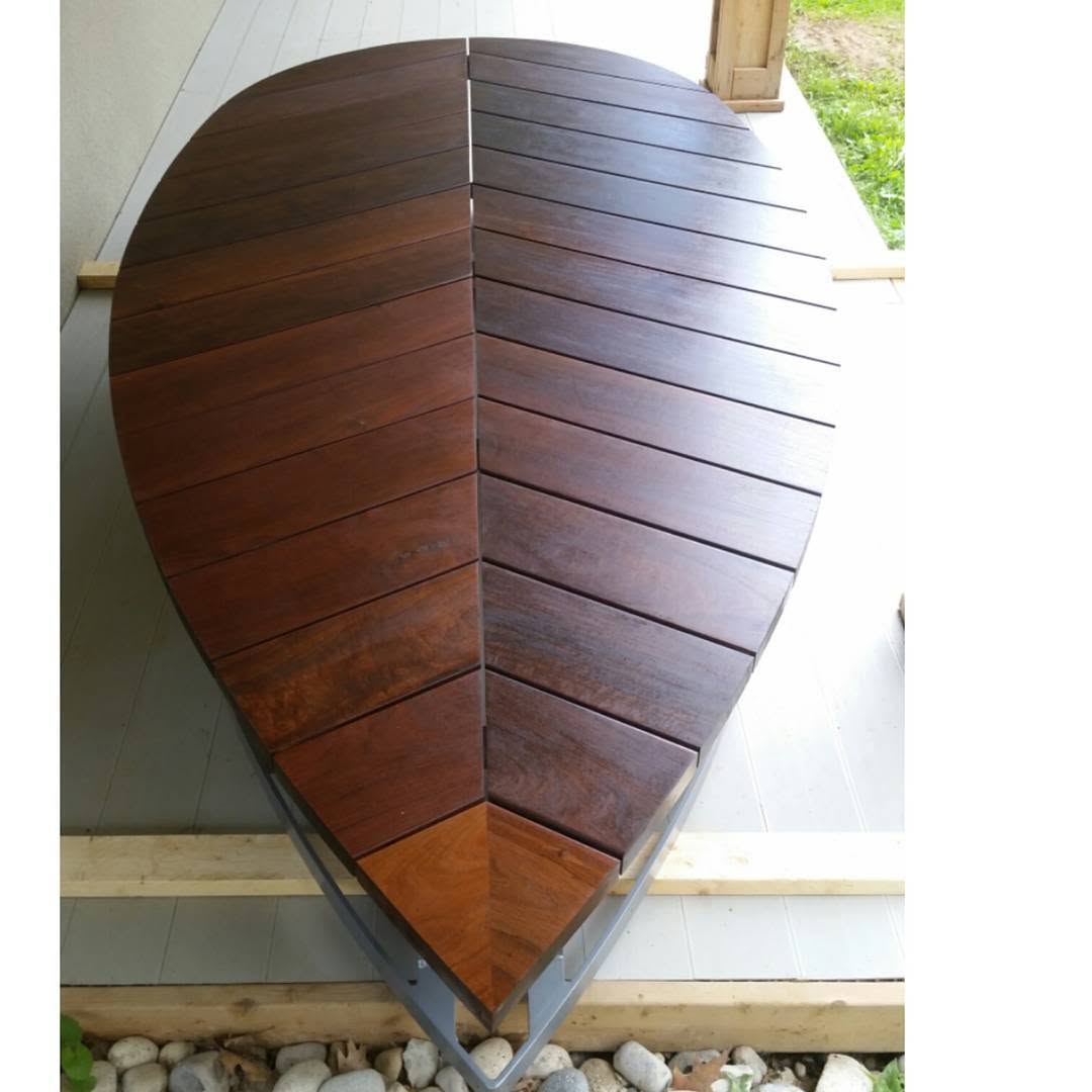 Leaf-shaped ipé slat bench